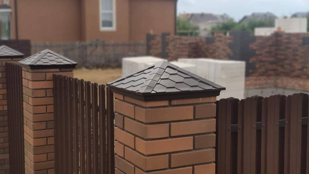 Колпак Zking Эверест Коричневый на столб 1.5х1.5 кирпича (390х390мм) в Первоуральске фото