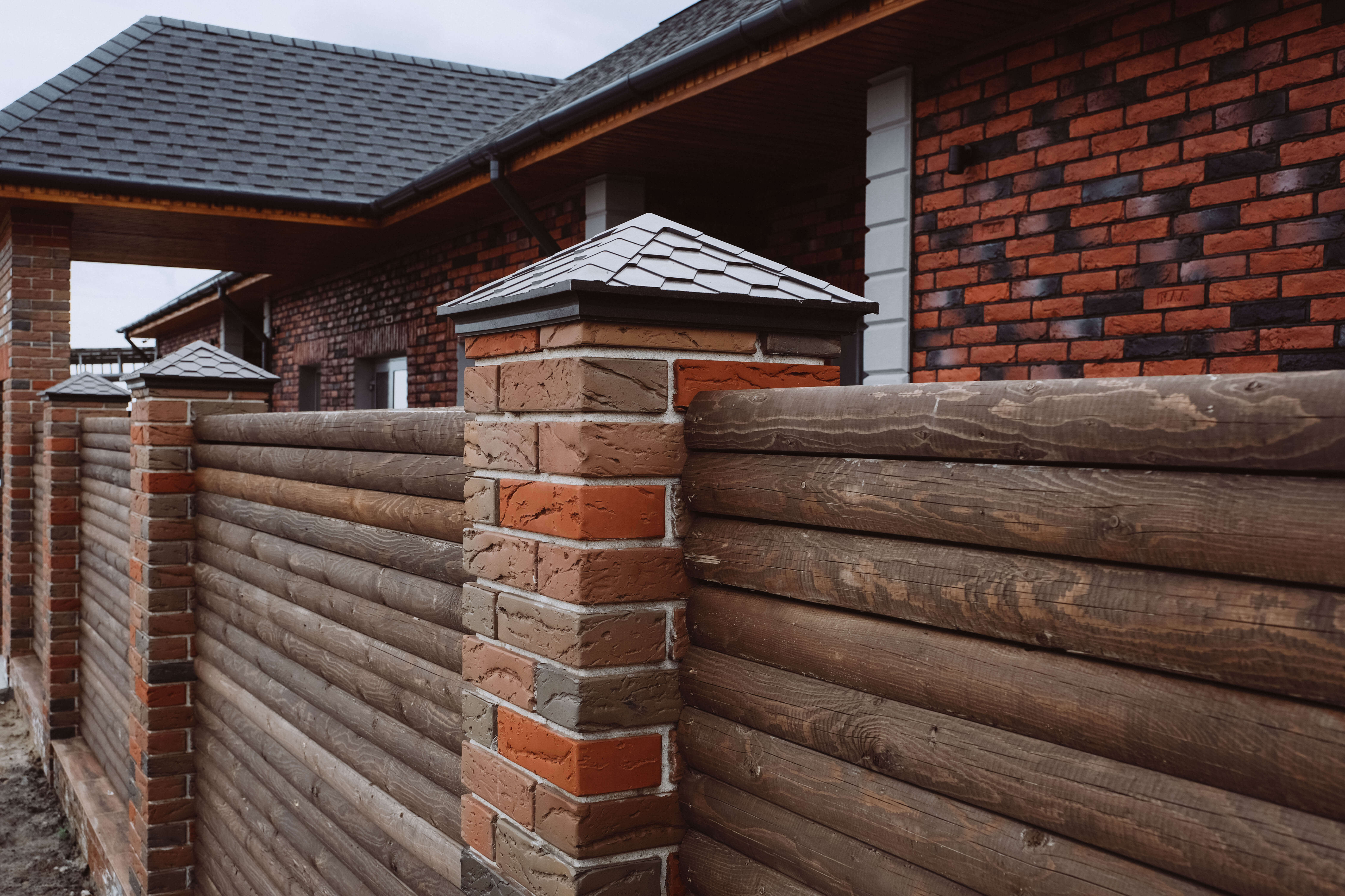 Колпак Zking Эверест Коричневый на столб 1.5х1.5 кирпича (390х390мм) в Первоуральске фото