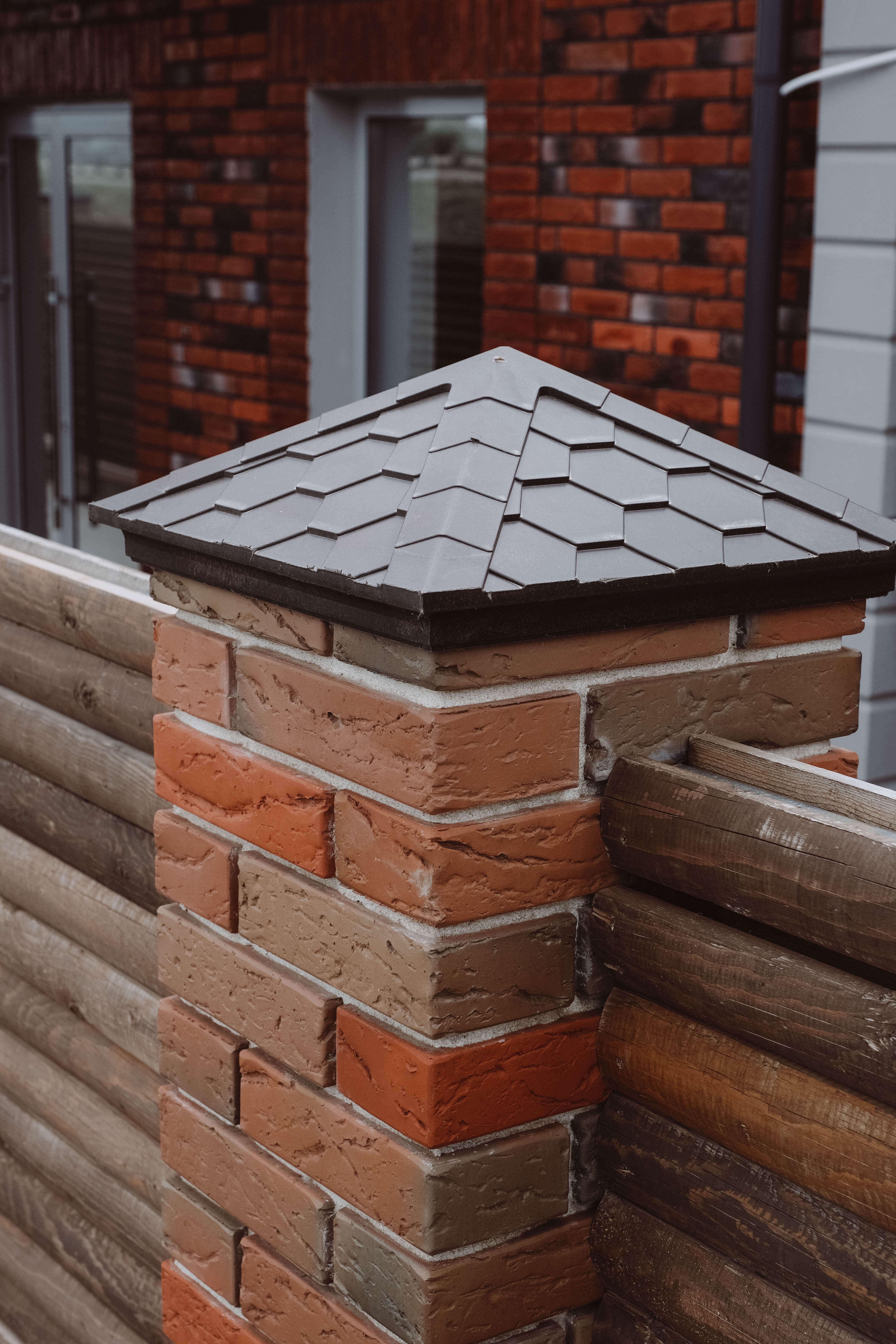 Колпак Zking Эверест Коричневый на столб 1.5х1.5 кирпича (390х390мм) в Первоуральске фото